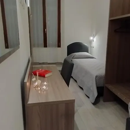 Holiday Rooms Guest house *